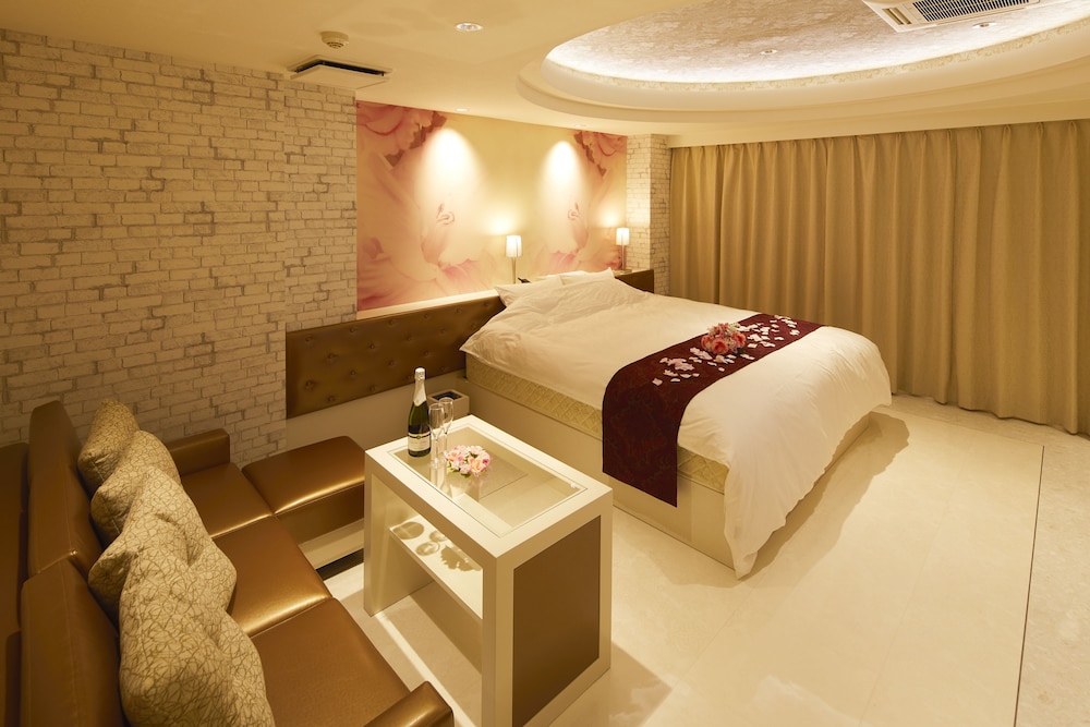 Double Room (Run of the House)
