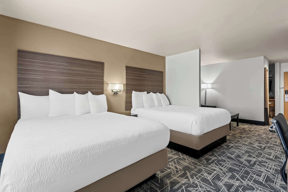 Suite, 2 Queen Beds, Non Smoking (Larger Room) - Photo 4