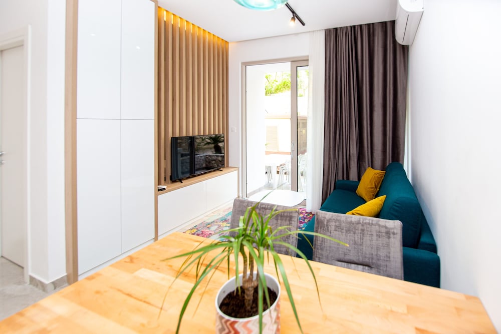 Apartment photo 2
