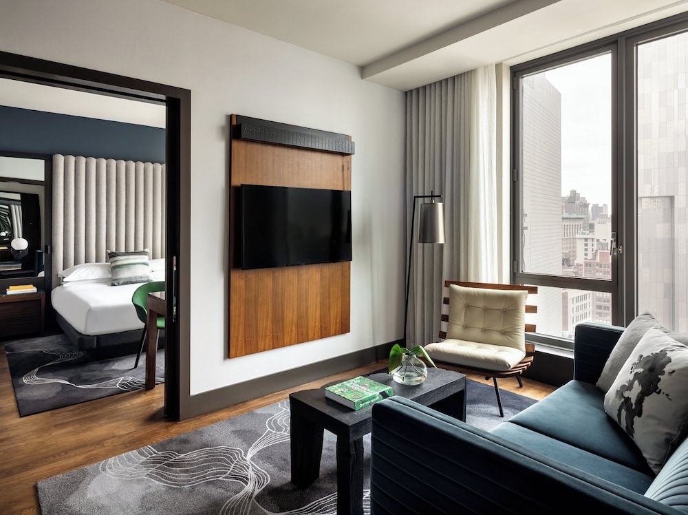 Suite, 1 Bedroom (Rain Shower)