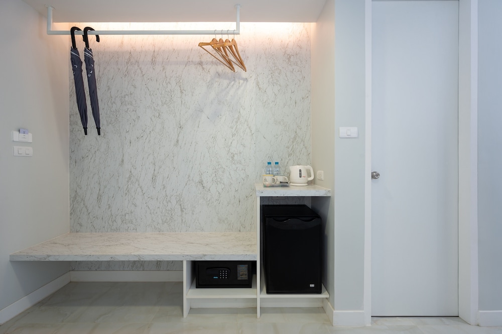 Corner Suite - Photo 4
