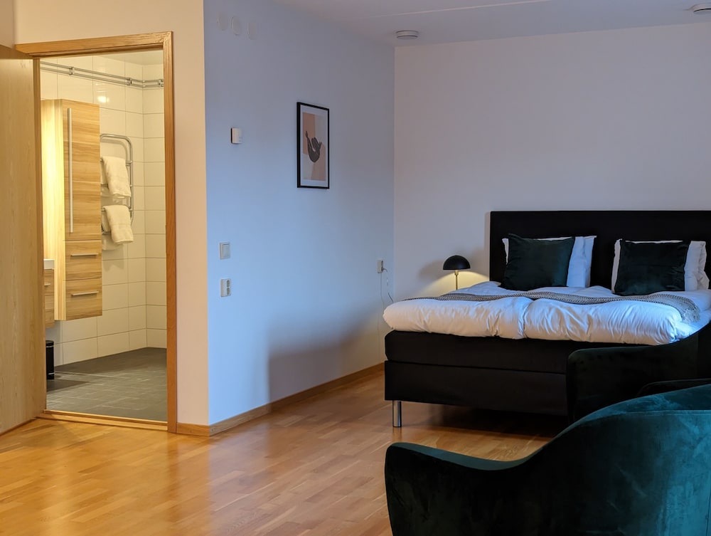 Deluxe Double Room - Photo 11