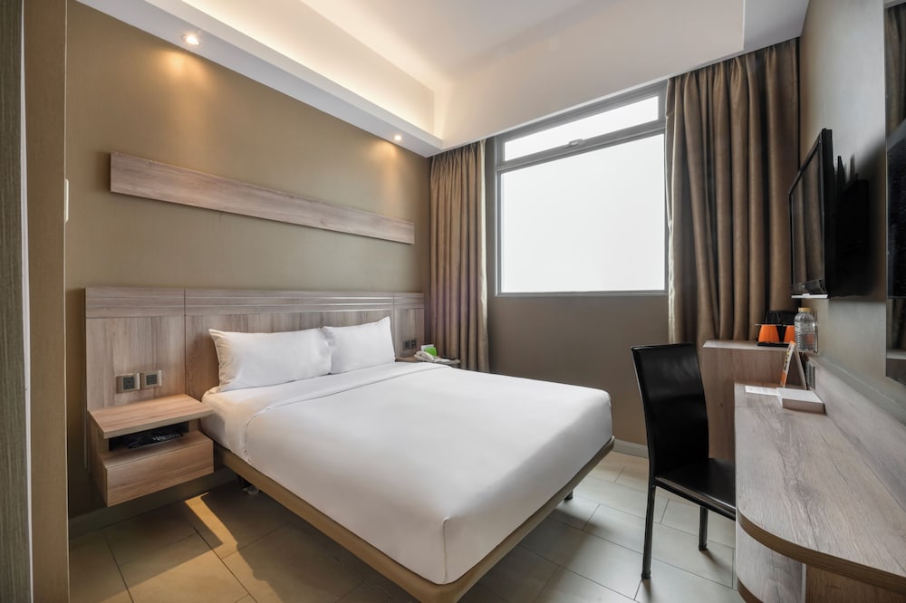 Standard Room, 1 Queen Bed