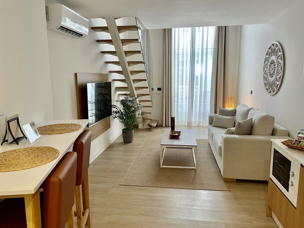 Deluxe Loft - Photo 10