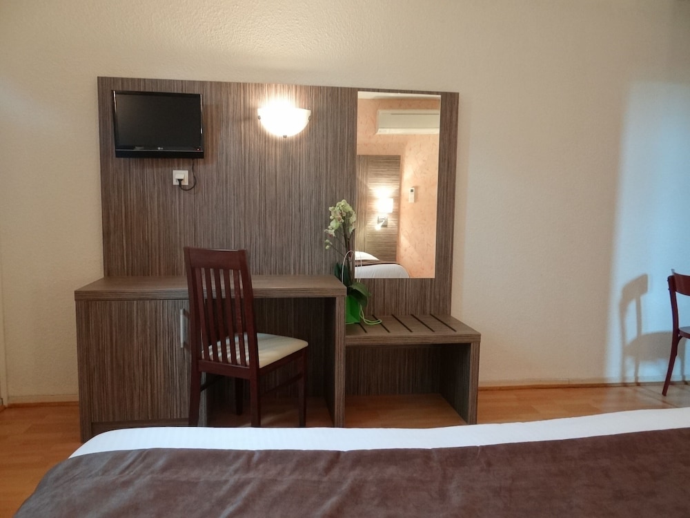 Double Room - Photo 10