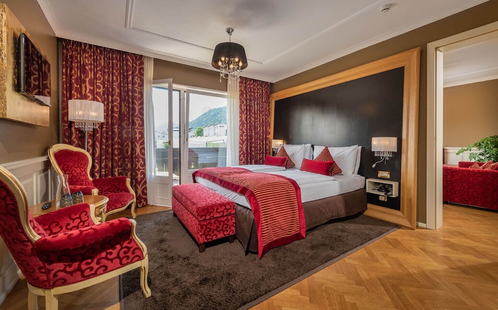 Deluxe Suite, Balcony, Mountain View photo 3