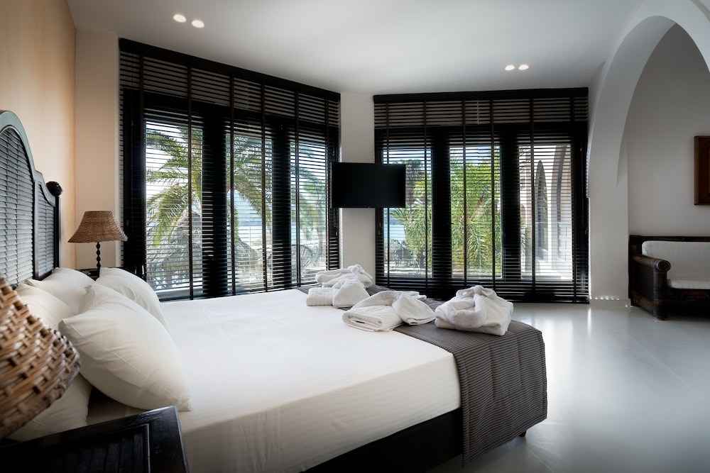 Junior Suite with Sea View - Photo 2