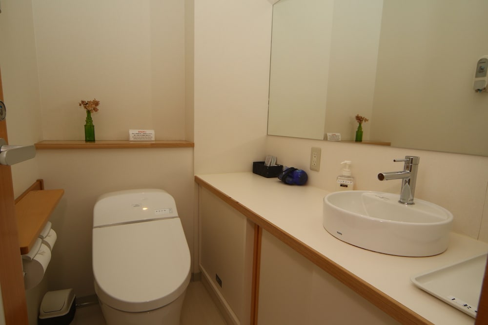 Japanese Style Room with Toilet (2nd Floor) for 8 People photo 2