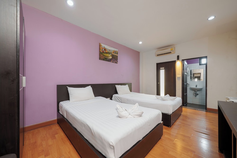 Deluxe Twin Room photo 1