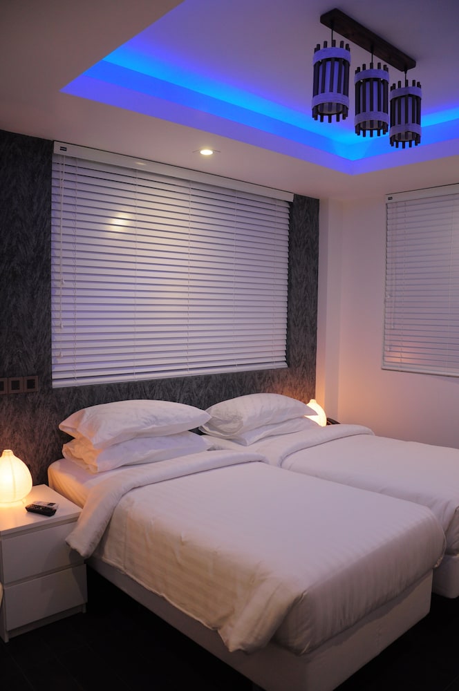 Beach View Suite With Spa Bath photo 3