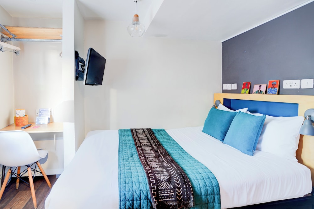 Deluxe Triple Room, Multiple Beds photo 3