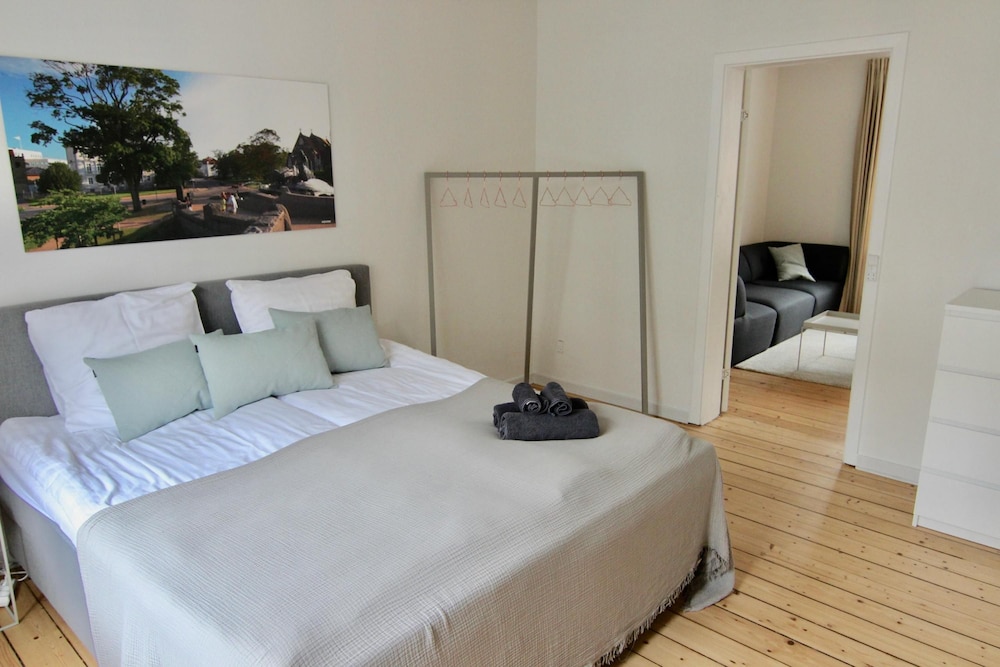 Apartment photo 2
