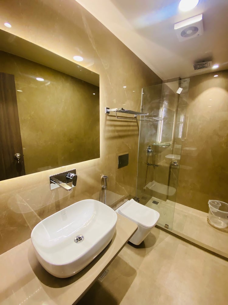 Deluxe Room - Photo 3