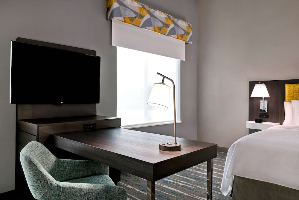 Studio, 1 King Bed, Non Smoking, Refrigerator & Microwave (Wet Bar) - Photo 3