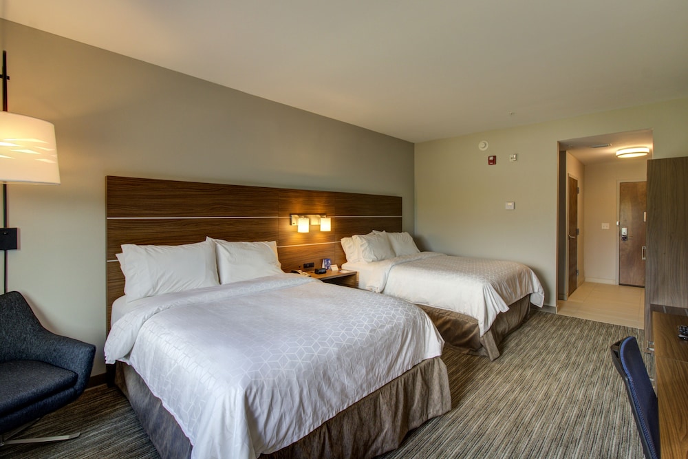 Suite, 2 Queen Beds, Accessible (Communications) photo 3