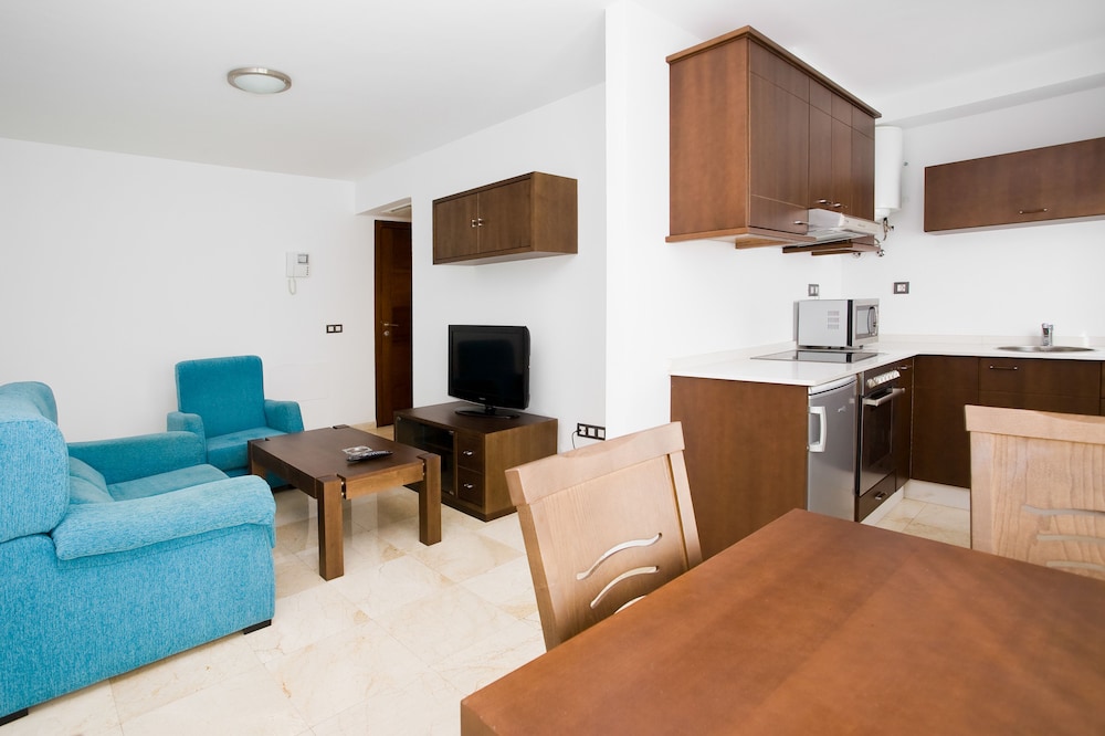 Superior Apartment (2 adults and 1 child) thumbnail 6