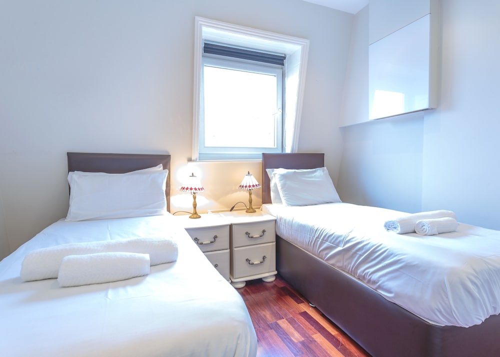 Family Apartment, Private Bathroom (3 Bedroom Apartment), photo 6