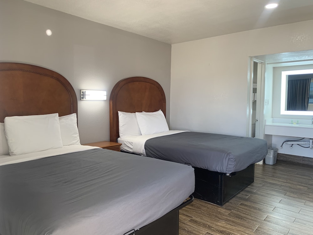 Standard Room, 2 Double Beds, Non Smoking