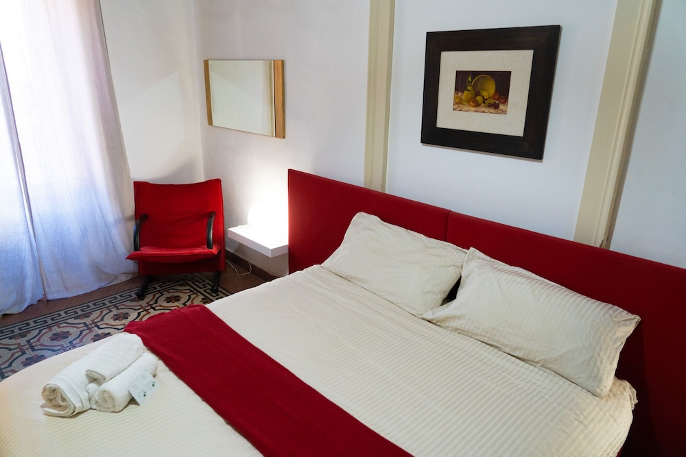 Double Room - Photo 14