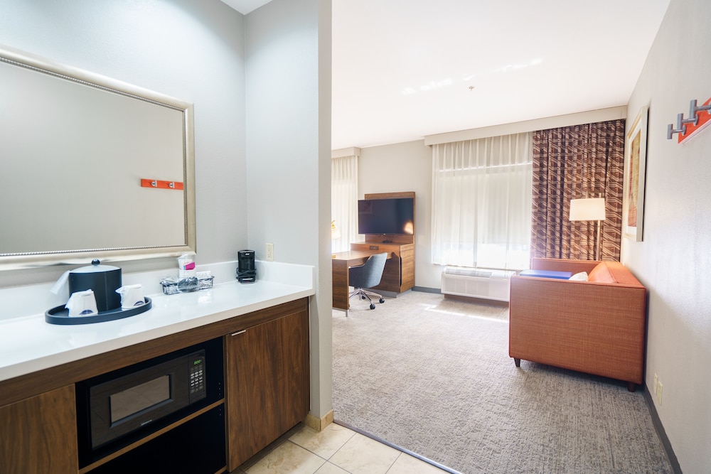 One king studio suite non smoking - Photo 3