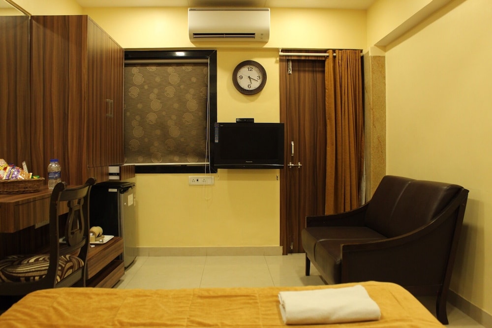Room - Photo 4