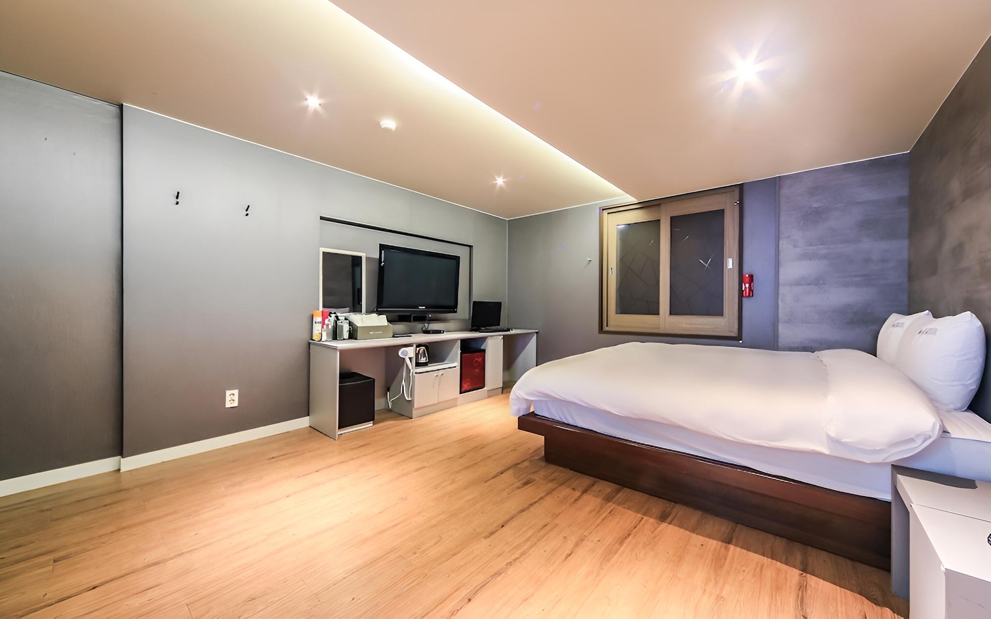 Room (Premium (Spa Whirlpool Bath/Super Kin) - Photo 2