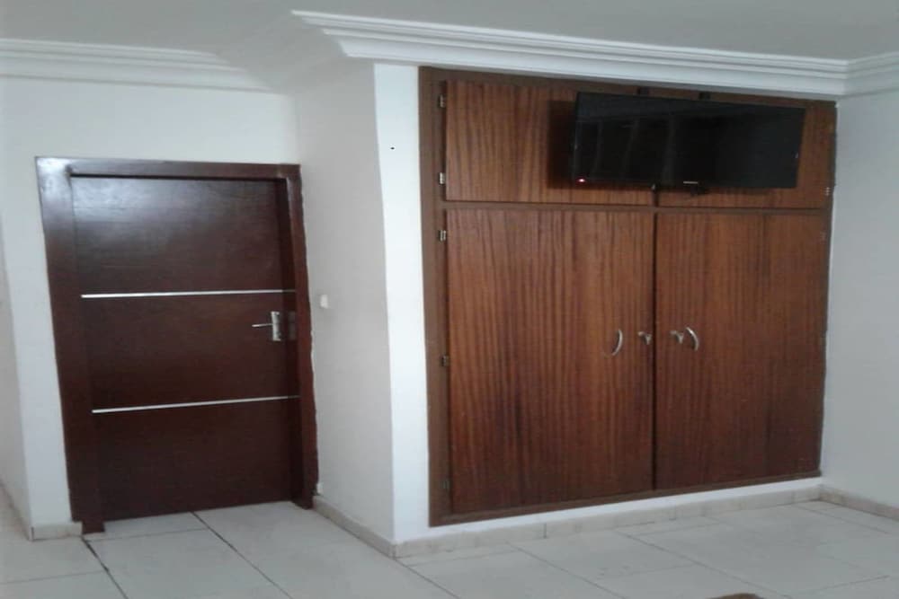 Superior Studio Suite, 1 Queen Bed, Non Smoking photo 3