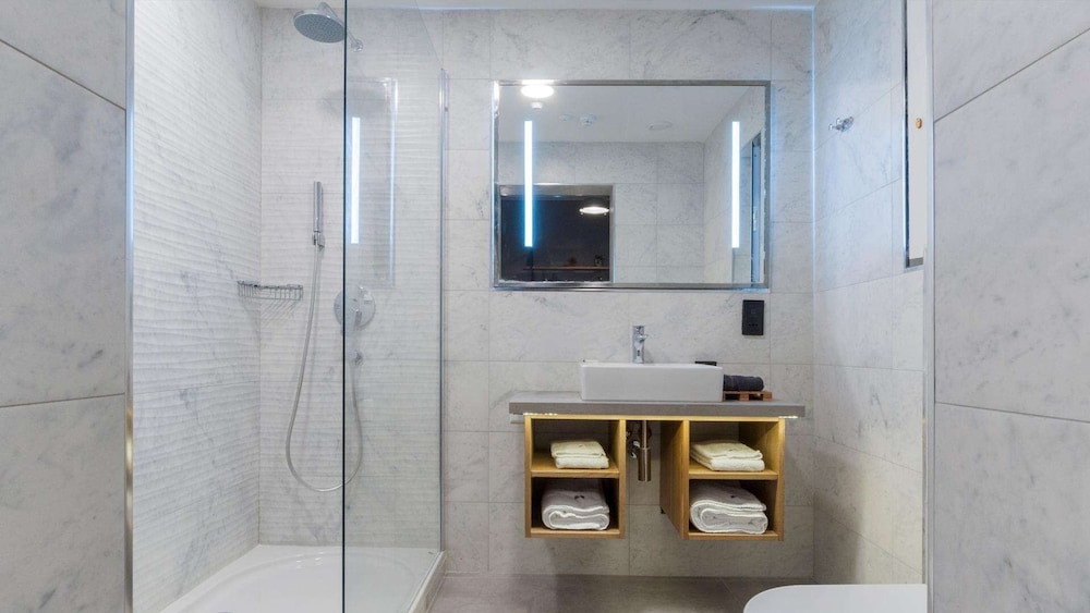Available room
