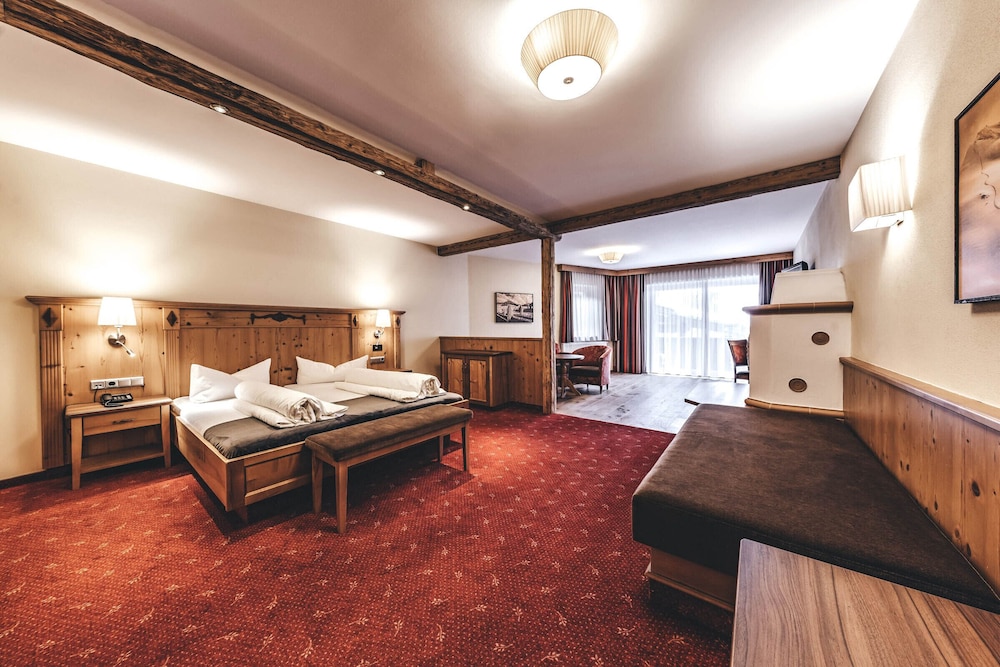 Junior Suite, Balcony, Mountain View photo 1
