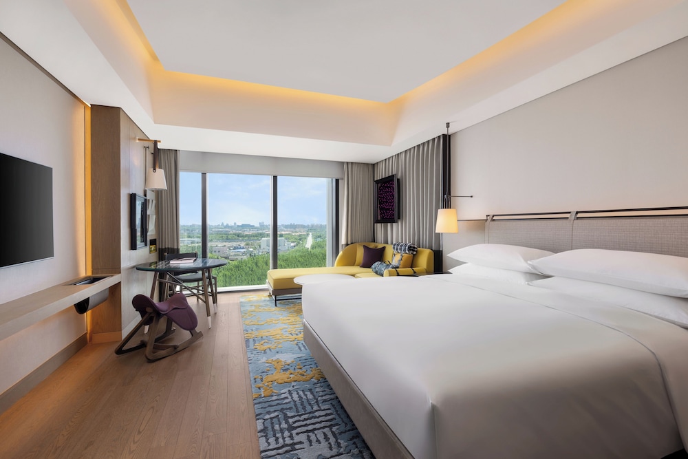 Club Room, 1 King Bed