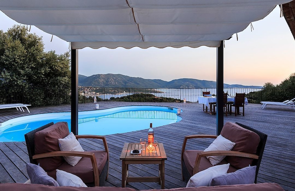 Comfort Villa, 2 Bedrooms, Sea View photo 3