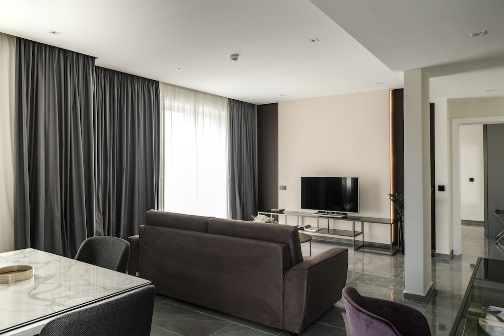 Penthouse photo 3