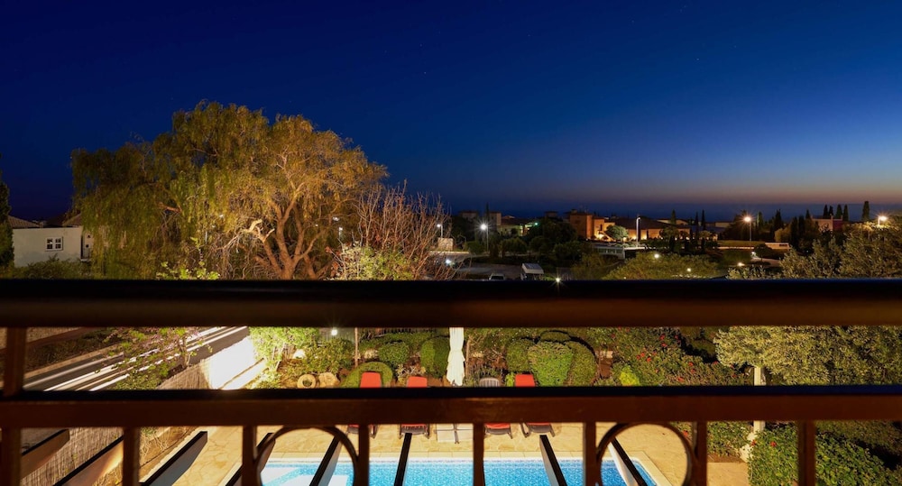 Villa photo 3