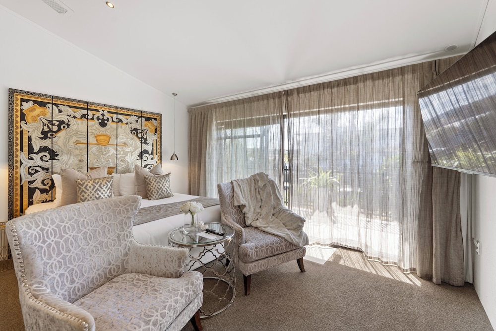 Bath Suite - Photo 13