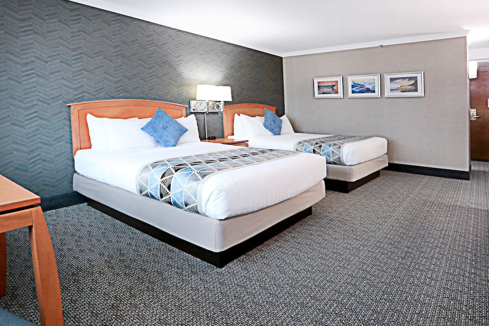Standard Room, 2 Queen Beds - Photo 1