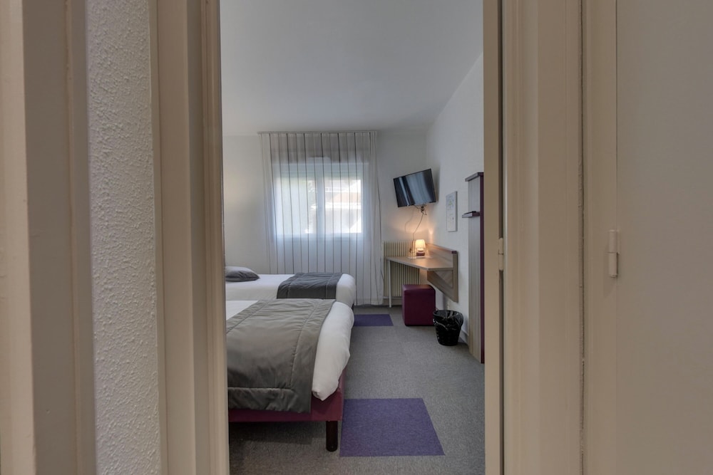 Standard Twin Room - Photo 4
