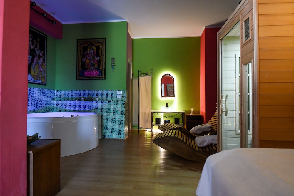 Luxury Suite photo 3