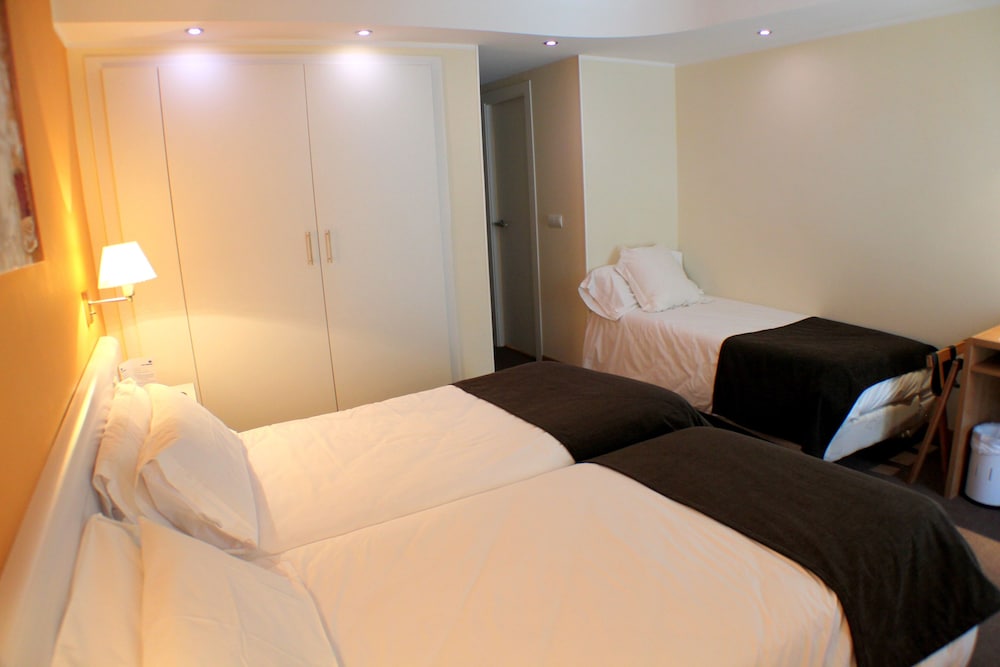 Triple Room Street View photo 1