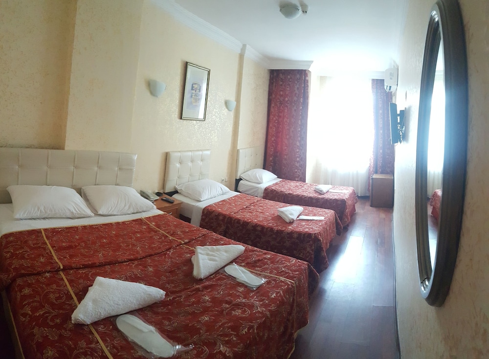 Basic Double Room, 2 Twin Beds photo 2