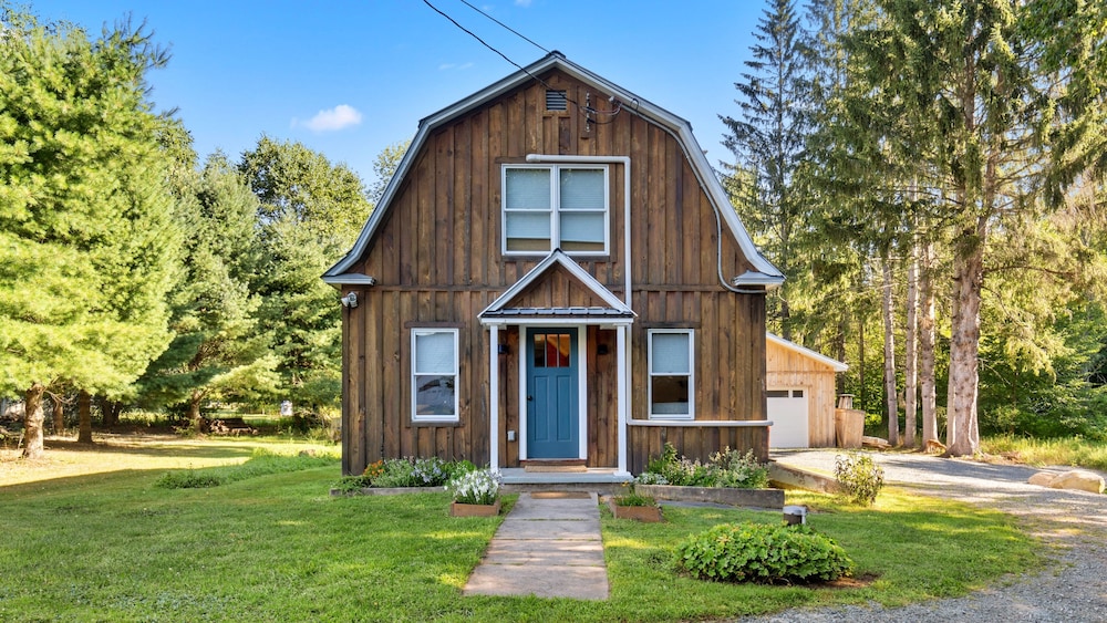 Cabin (Creekside)