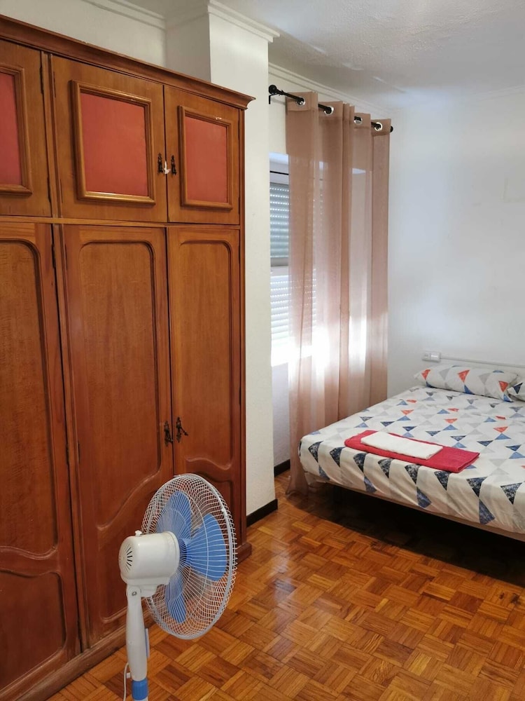 Habitación, Baño Compartido (M2)