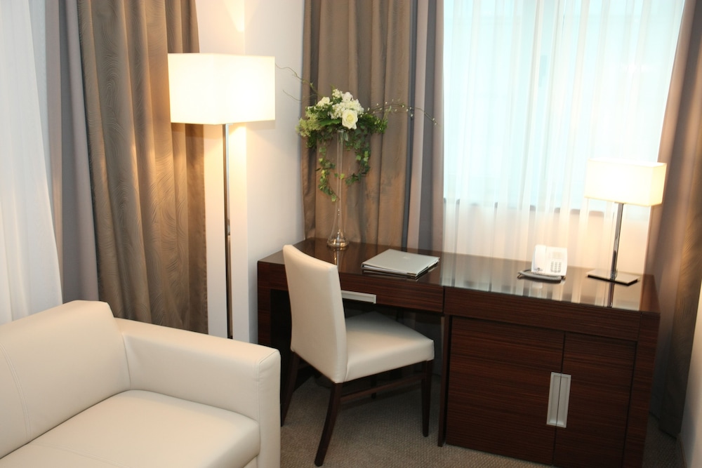 Junior Studio Suite - Photo 8