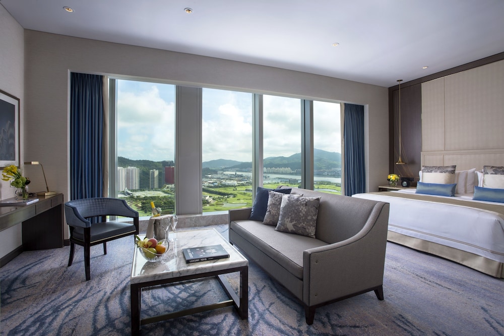 Star Premier King Suite