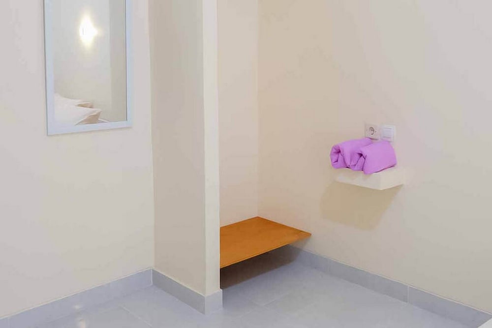 Standard Room (Reddoorz) photo 2