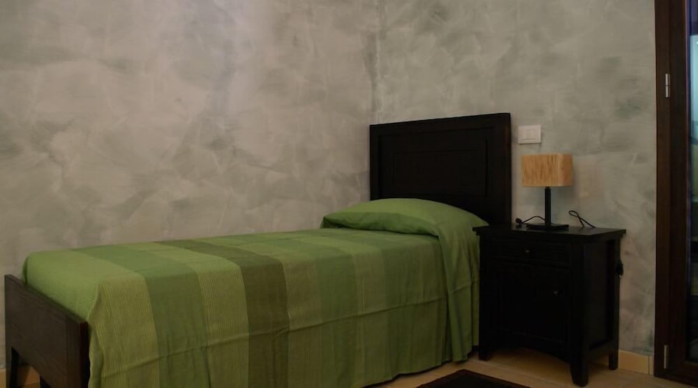 Single Room, Balcony (Verde)