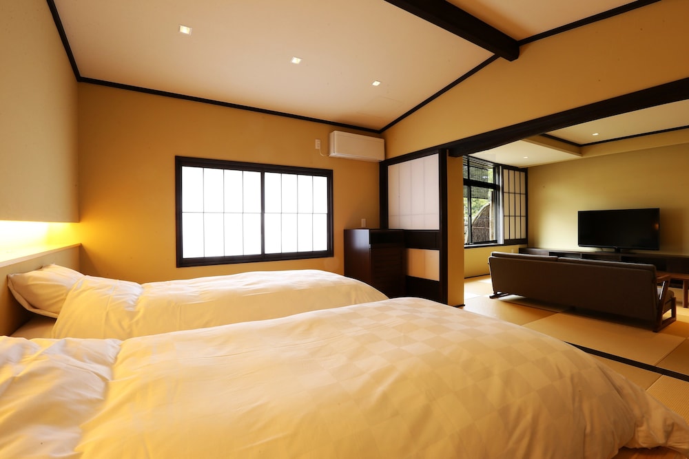 Deluxe Suite, Terrace, Garden View photo 3