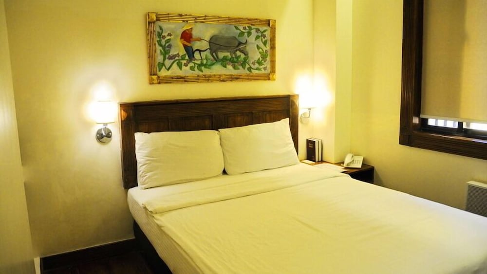 Superior Room, 1 Queen Bed photo 2