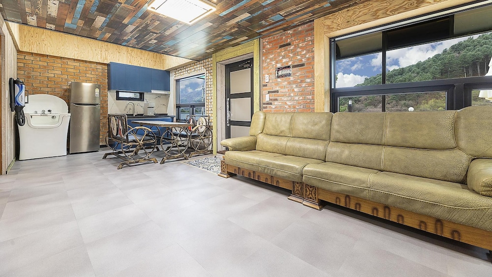Basic Room, 2 Bedrooms (Singwandokchae (Poolvilla, Sauna))