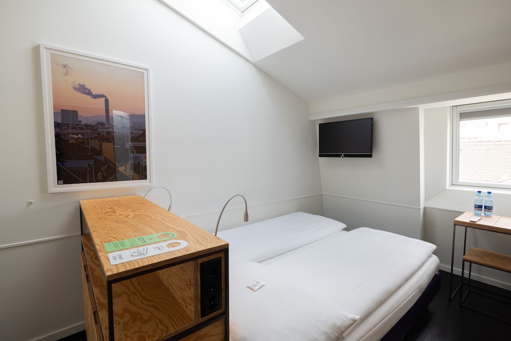 Double Room (Plus) - Photo 9