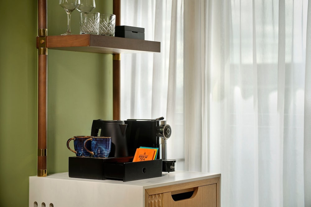 Deluxe Room, 1 Double Bed, City View (Balcony) - Photo 5